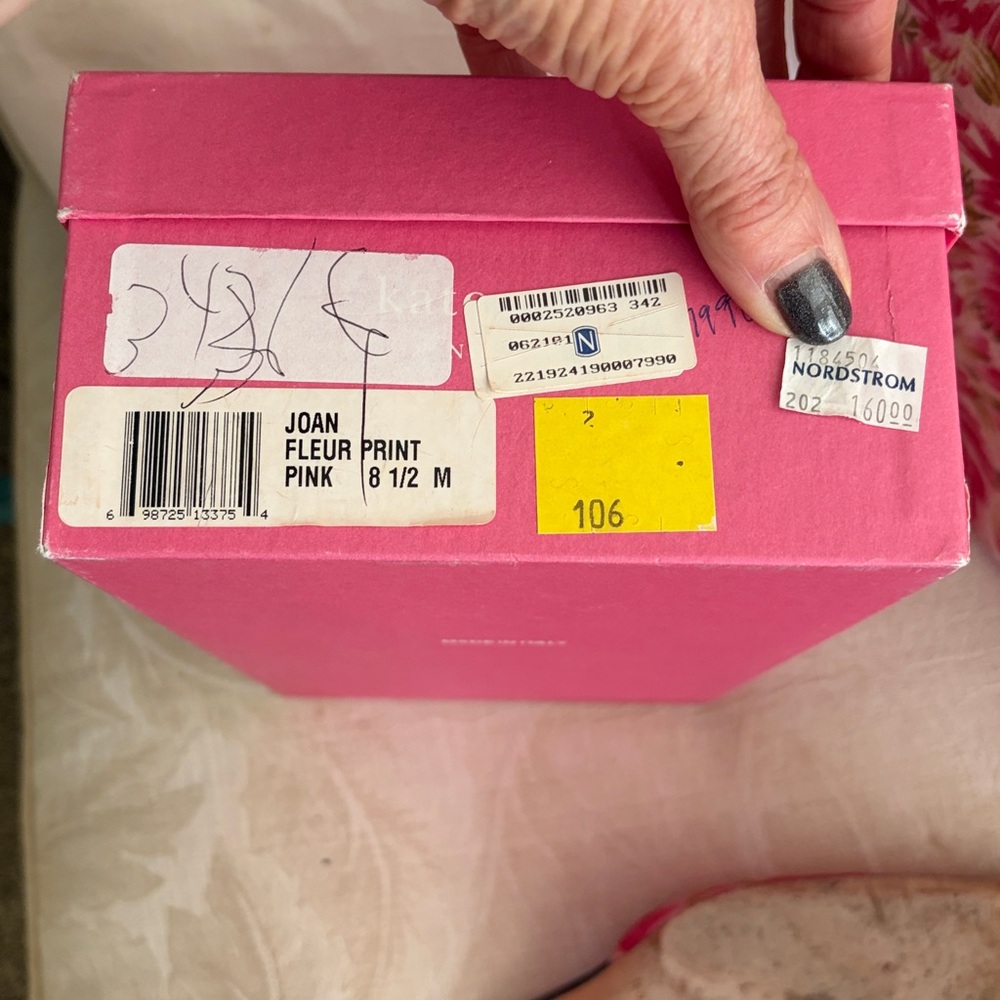 kate spade Pink Floral Pointed-Toe Slip-On Mules with matching bag. - Picture 4 of 8